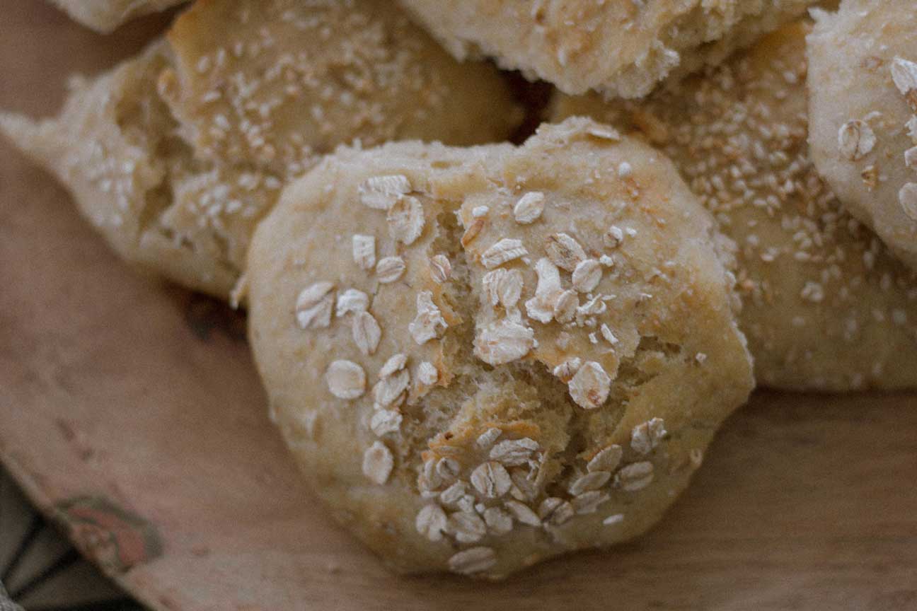 Rustikale Über-Nacht-Brötchen mit Haferflocken aus Dänemark 6 broetchen mit haferflocken