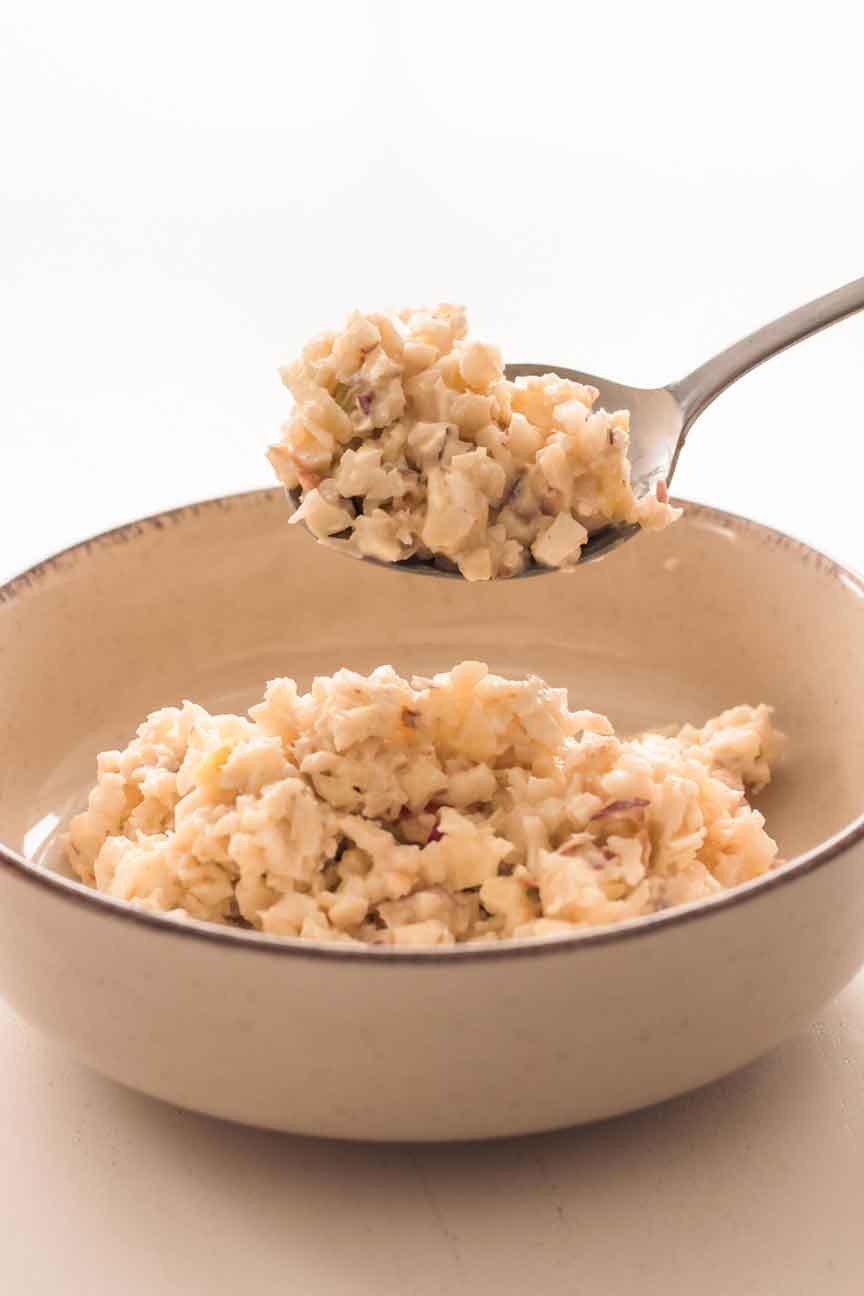 Knollenselleriesalat mit Äpfeln und Nüssen: Ein einfaches dänisches Rezept 8 selleriesalat web